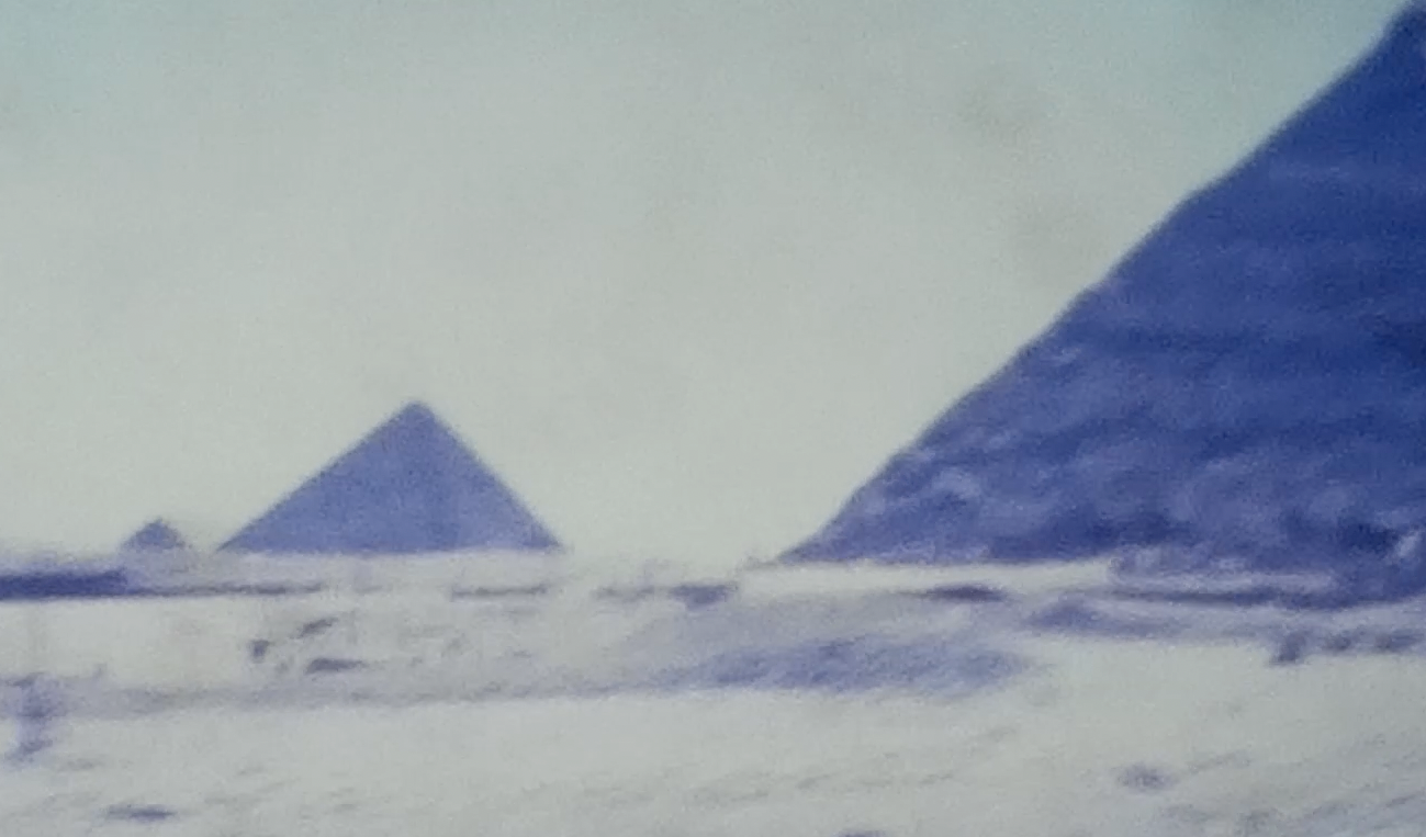 5276570