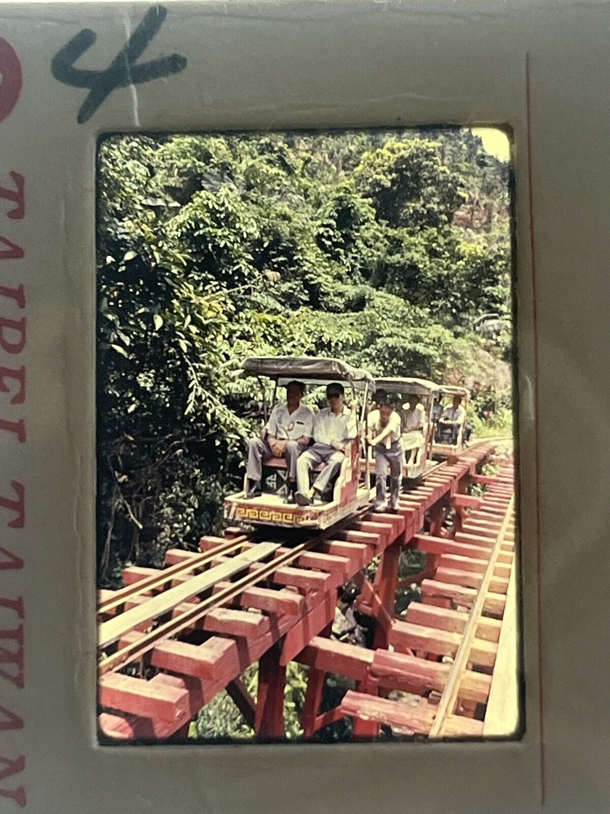 5275650